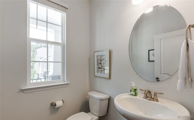 Building Photo - 5649 Rohan Pl
