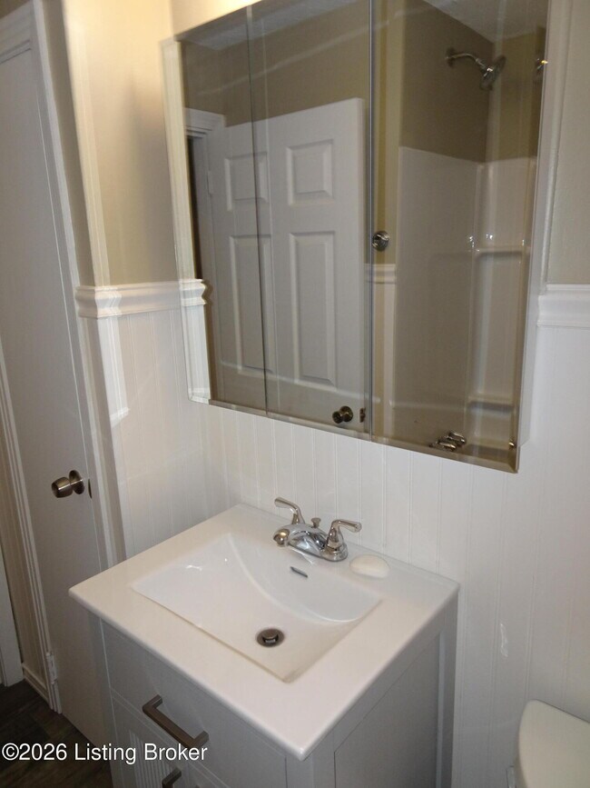 Building Photo - 226 Downes Ln
