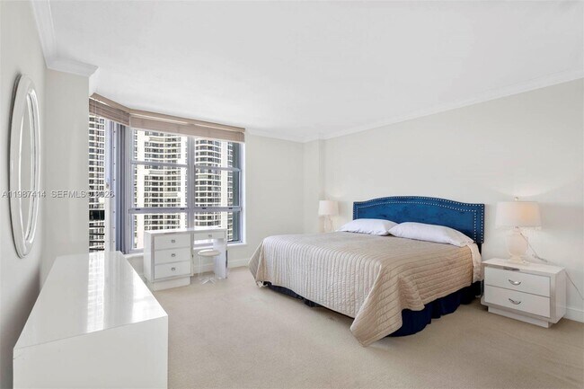 Building Photo - 3600 Mystic Pointe Dr