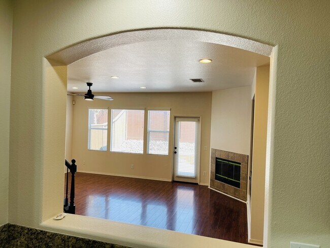 Building Photo - Condo