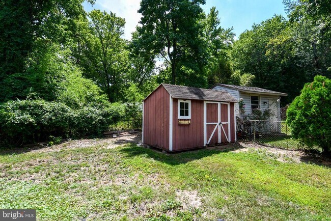 Building Photo - 5523 Halwis St