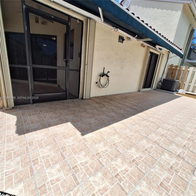 Building Photo - 3214 San Remo Cir