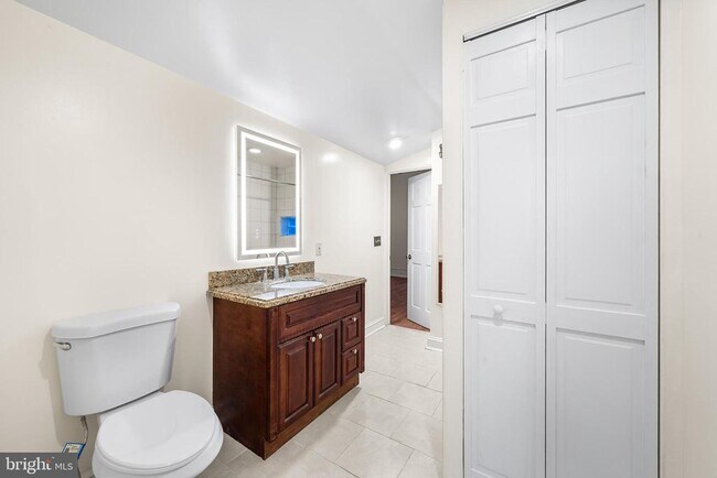 Building Photo - 1114 Snyder Ave