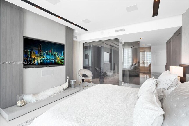 Building Photo - 3535 S Ocean Dr