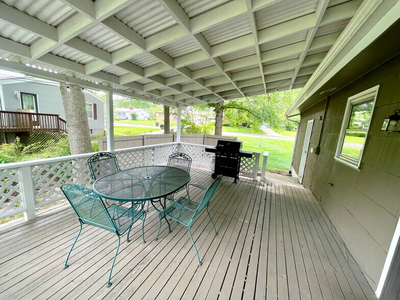 Building Photo - 2208 Concordia Dr
