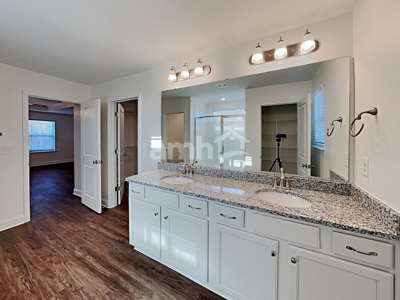 Building Photo - 2129 Laurel Vlg Cir