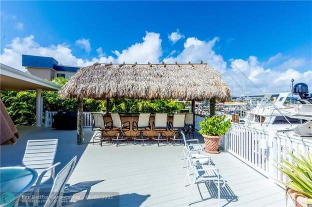 Building Photo - 270 Captains Walk