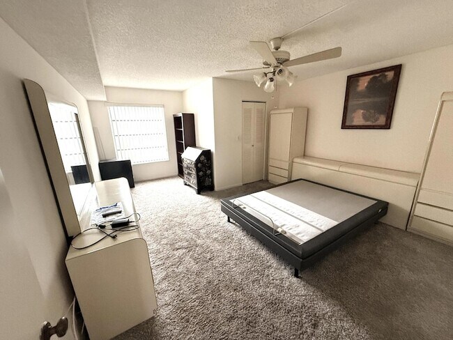 Building Photo - 14307 Bedford Dr