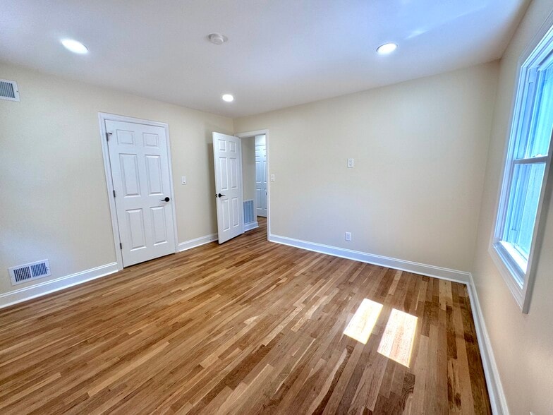 3 Bedrooms - 47 Sherwood Ave