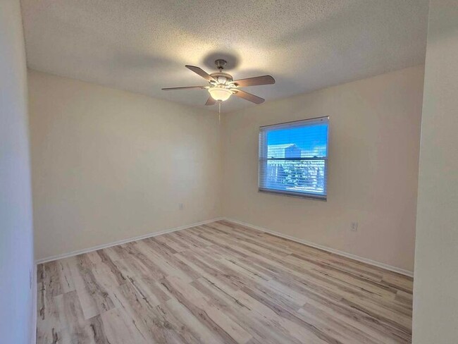 Building Photo - 4158 Sunny View Dr