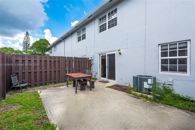 Building Photo - 1824 SW 81st Way