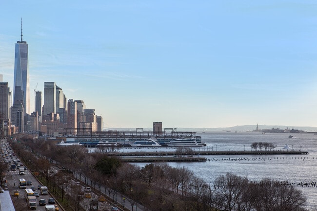 Interior Photo - 110 Horatio St