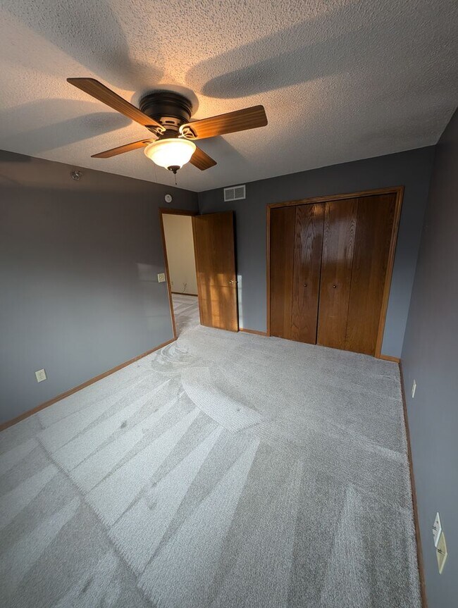 Building Photo - 2583 Bedford Ct