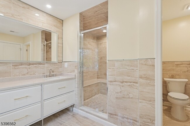 Building Photo - 215 Summit Ave