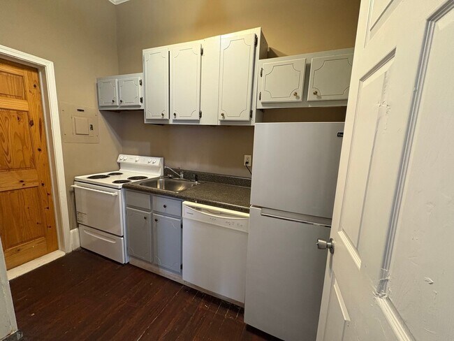 Building Photo - 171 Orange St