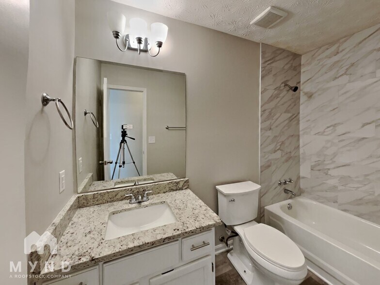 Building Photo - 264 Fennel Wy SW