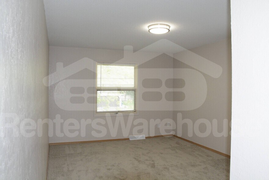 Building Photo - 15331 Trillium Cir