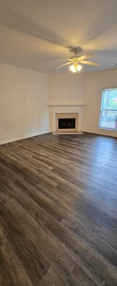 Building Photo - 1729 Coleville Oak Ln