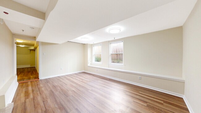 Building Photo - 1627 Clay St