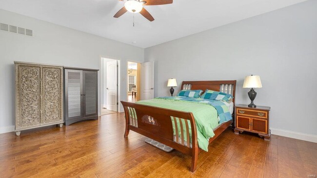 Building Photo - 303 Gateview Dr