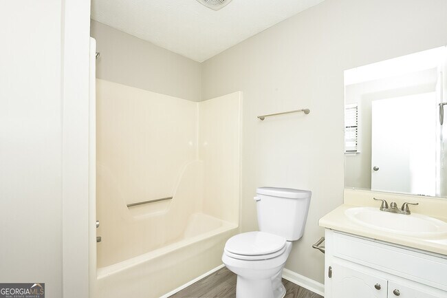 Building Photo - 1565 Island Way