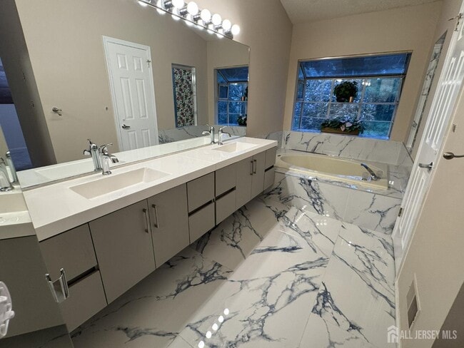 Building Photo - 22 Briarwood Ct