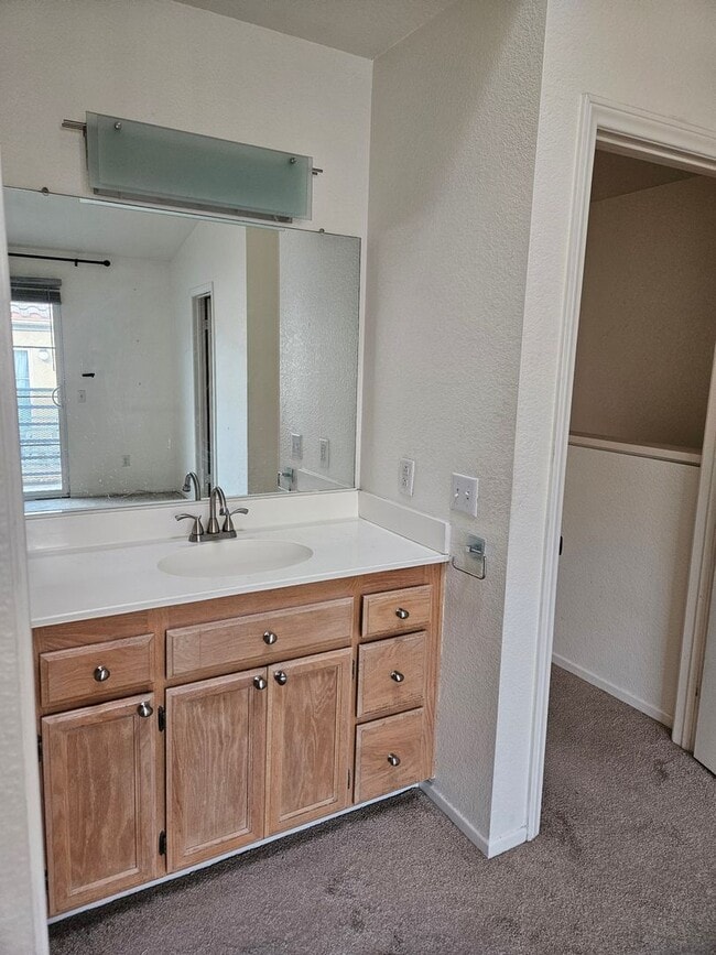 Building Photo - Light and Bright North Park 2 Bedroom Condo