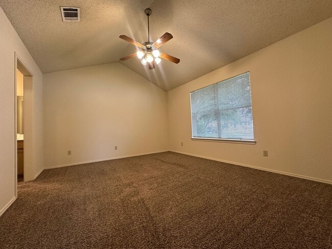 Building Photo - Duplex
