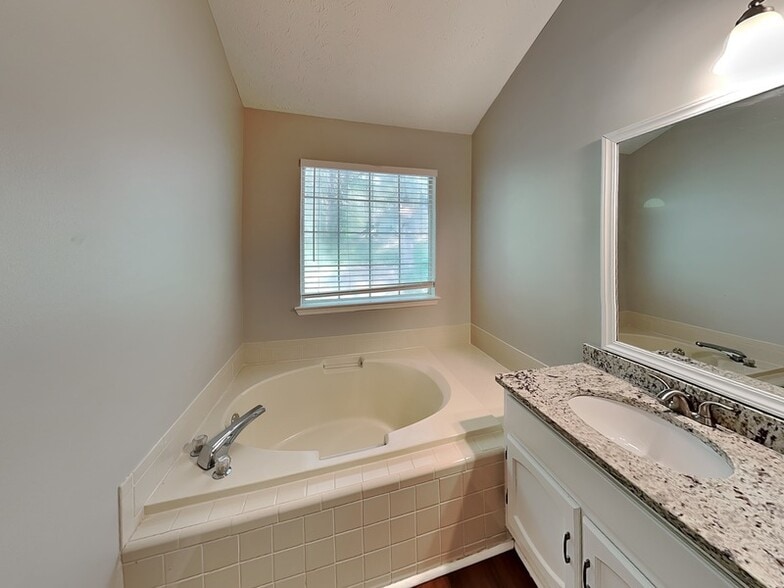 Building Photo - 3828 Windmill Cir