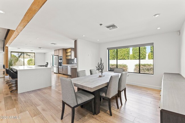 Building Photo - 6834 N 72nd Pl