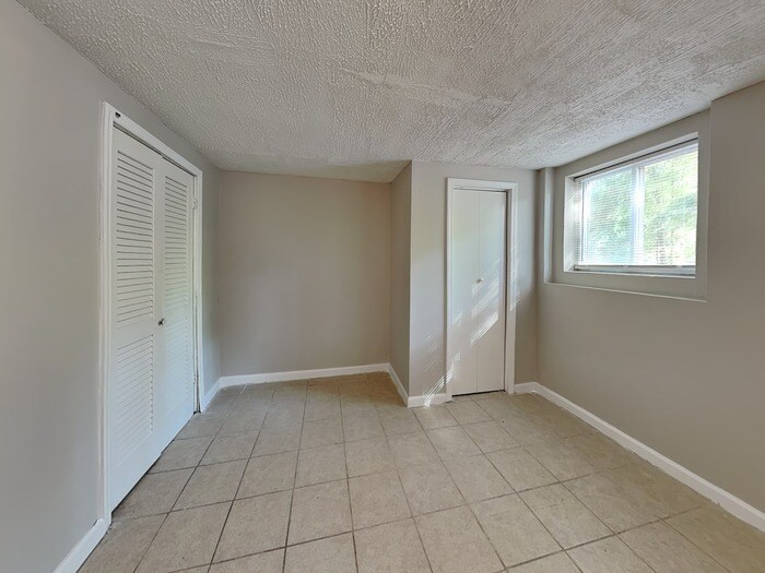 Building Photo - 1540 Walnut Ridge Ct