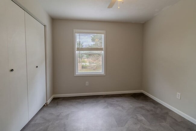 Building Photo - Bright & Updated 4-Bedroom Home Close to Everything
