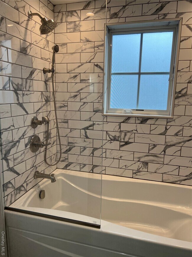 Building Photo - 237 6th St