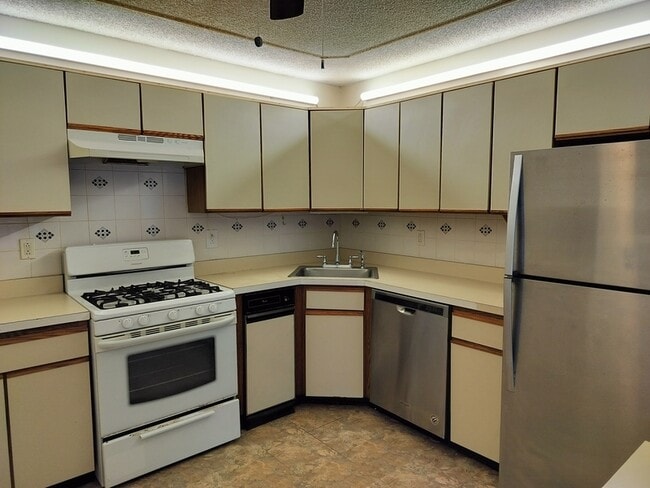 Building Photo - 19 Mendrey Ct