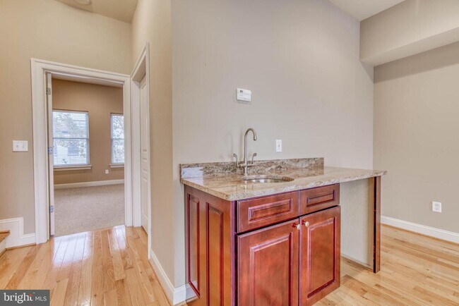 Building Photo - 1320 Race St