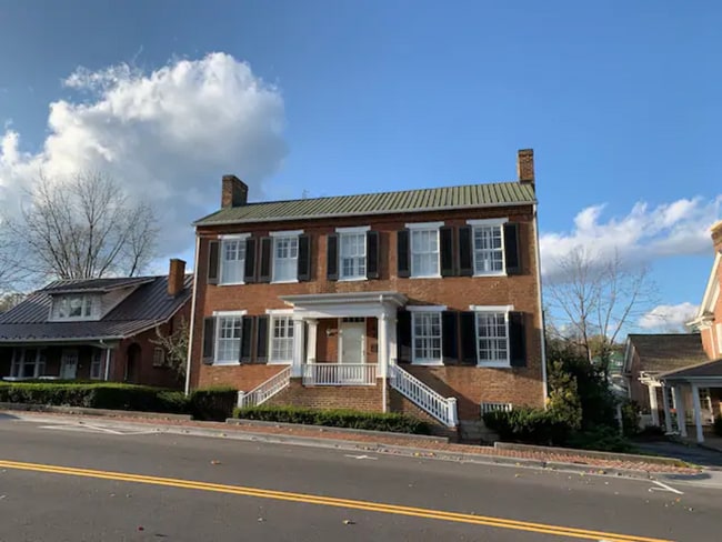 Building Photo - Abingdon Mansion