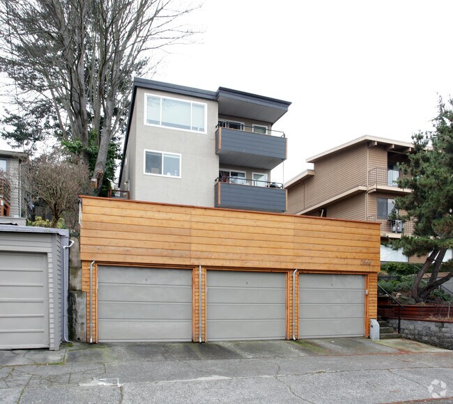 Primary Photo - 2366 Yale Ave E