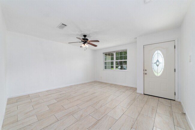 Building Photo - 10907 Sageleaf Ln