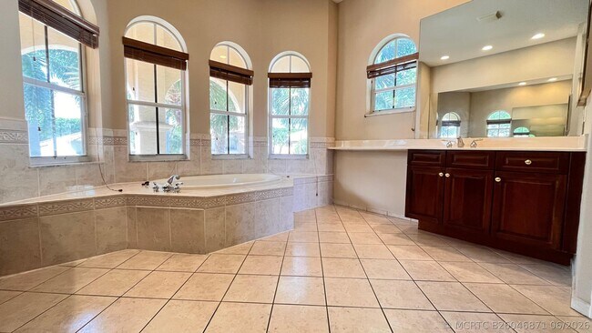 Building Photo - 9546 Worswick Ct