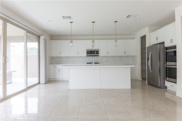 Building Photo - 35963 Bertain Dr