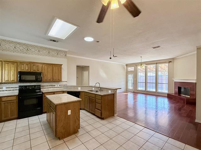 Building Photo - 8166 Berkshire Dr