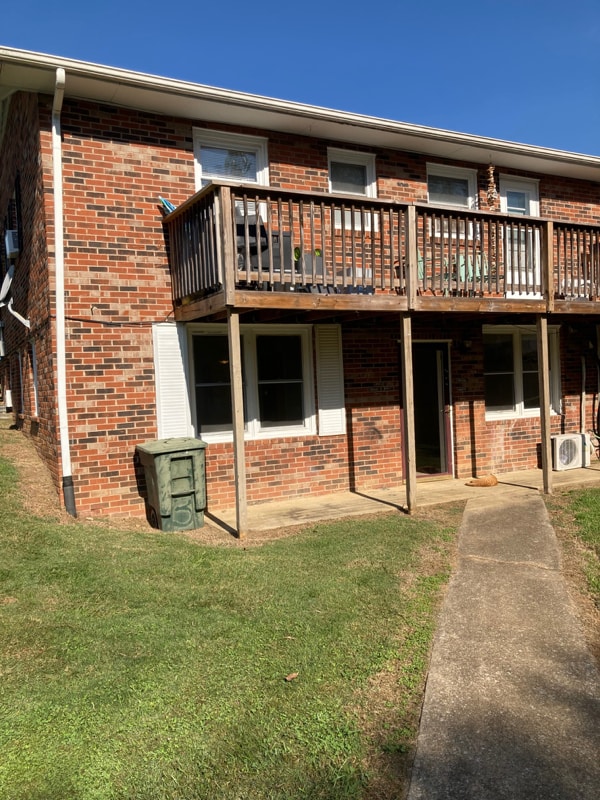 Building Photo - 602 Stuart Dr