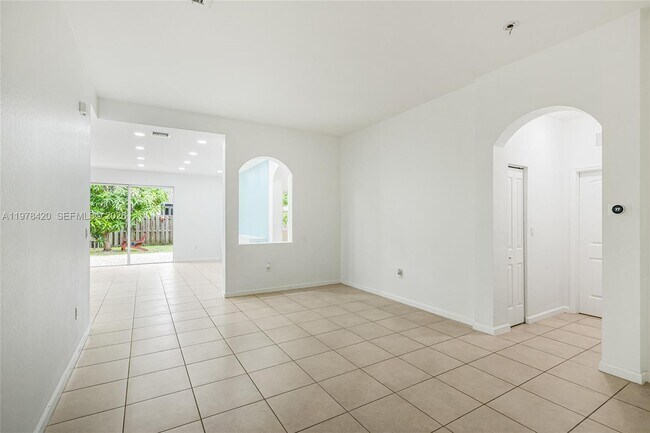 Building Photo - 11863 SW 253rd Terrace