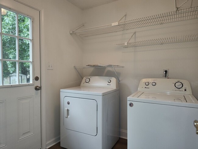 Building Photo - Beautiful home located in a Cul-de-Sac in the Terrabrook Community!