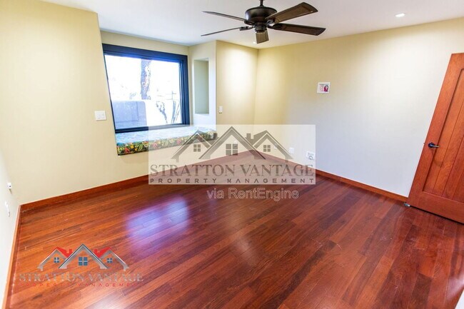 Building Photo - 39614 N 7th St