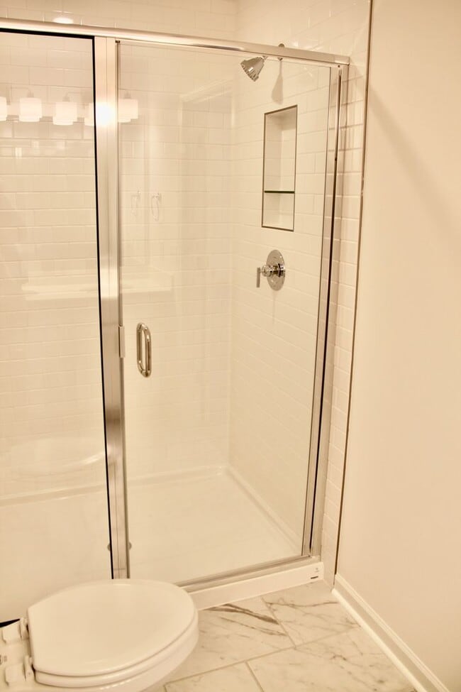 Building Photo - 464 Blair Rd