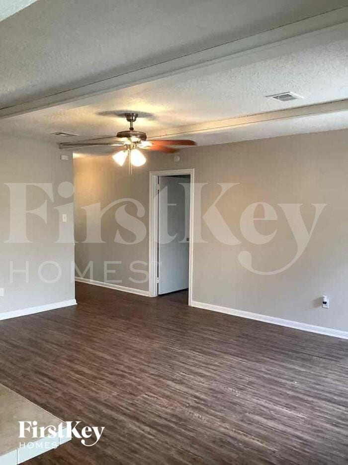 Building Photo - 10127 Carlow Ln