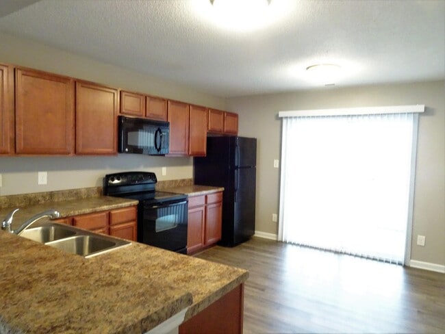 Building Photo - 4001 Grandeur Ave