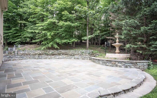 Building Photo - 6125 Old Dominion Dr