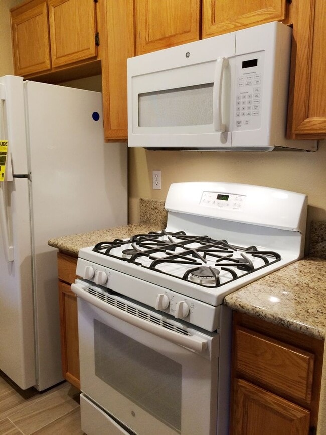 Building Photo - 2 Bd, 2 Ba in Aliso Viejo